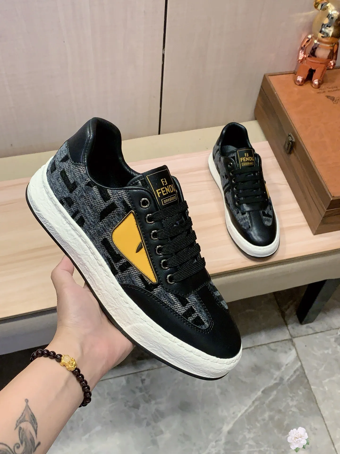 Men's men's shoes 💰420💰💰🎩🎩[Lightning][Lightning] "FENDI*" The latest and most popular casual shoes, top brand [Seduce] luxury ~ purchasing agent, top quality ~. [Strong] The upper is made of imported breathable cowhide with fabric material ➕ Breathable sheepskin feet (•) and fine workmanship. The original stylish and stylish soft rubber wear-resistant and non-slip outsole is light and comfortable on the feet. The real thing looks better when photographed in person. No. 122: code: 38-44, 5️⃣ colors selected